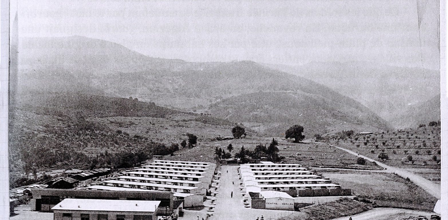 Photo d'achive noir et blanc de Cheria, village de regroupement, extrait des Journaux de marches et opération de la SAS de Bounian, Algérie, 1959 (archives nationales d'outre-mer, Aix-en-Provence, 2 SAS 98).